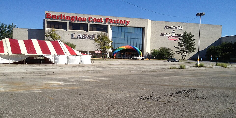 Randall Park Mall