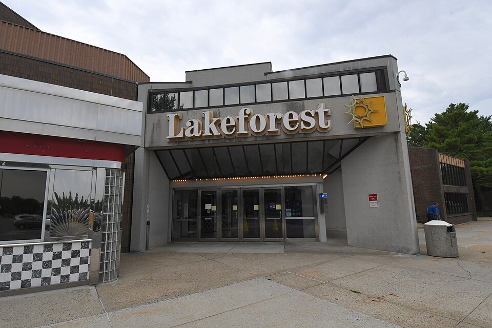 Lakeforest Mall