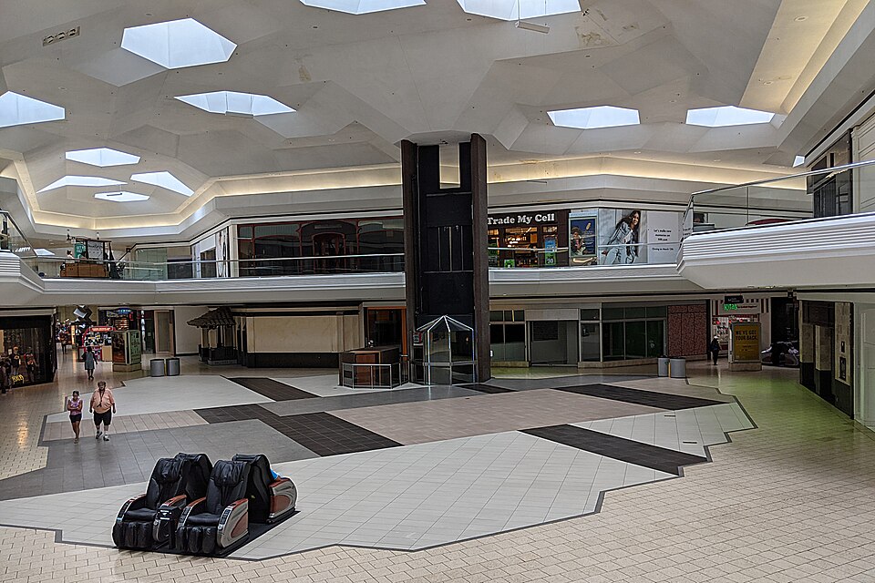 Lakeforest Mall