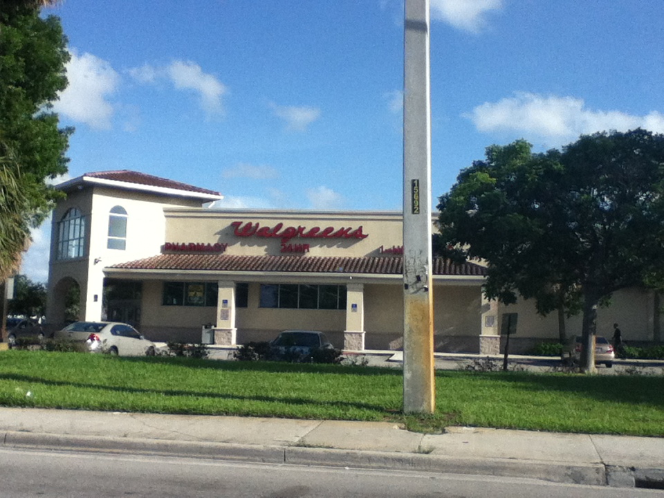 Lakes Mall