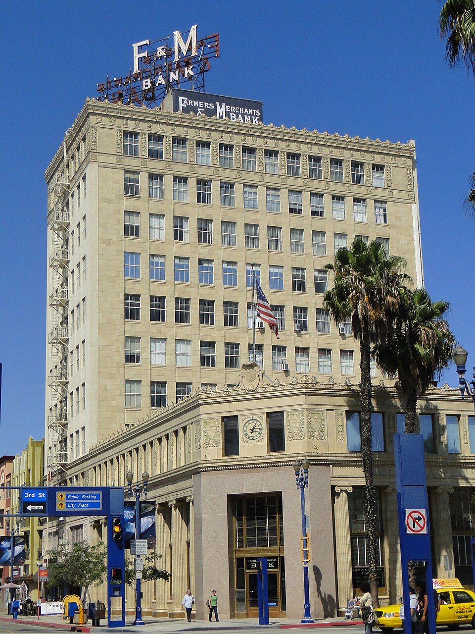 Long Beach Plaza