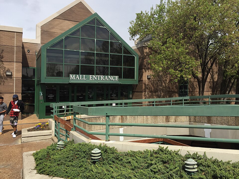 Oak Court Mall