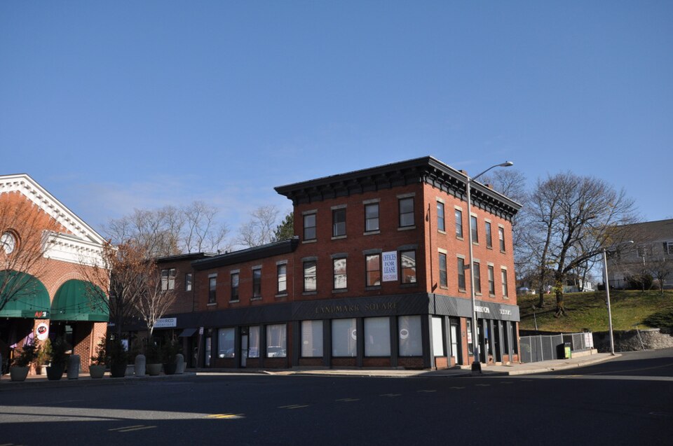 Riverview Plaza