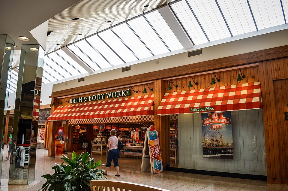Knollwood Mall